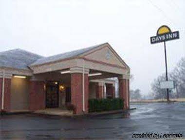 Days Inn By Wyndham Moulton Exterior photo